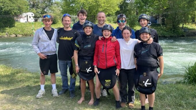 l'équipe et les 2 cadres